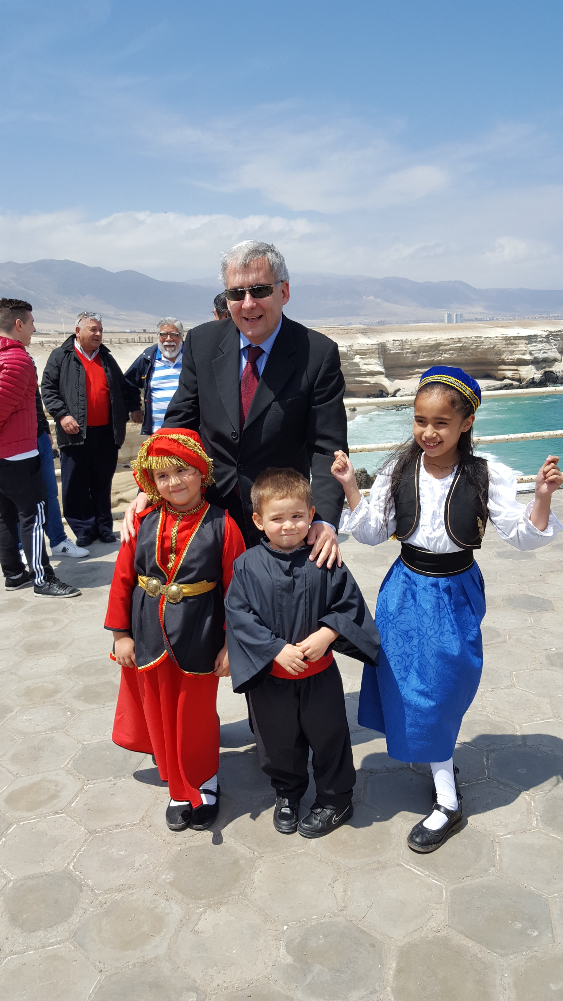 El Embajador de Grecia Sr. Ioannis Tzovas-Mourouzis asistió a la celebración del centenario de la fundación de la Sociedad Helénica de Socorros Mutuos de Antofagasta